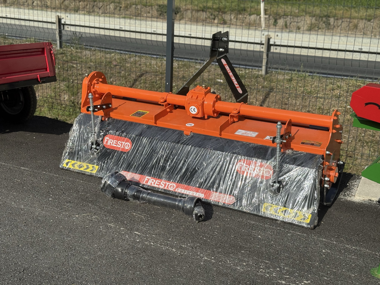 Traktor traktorska freza novo  185