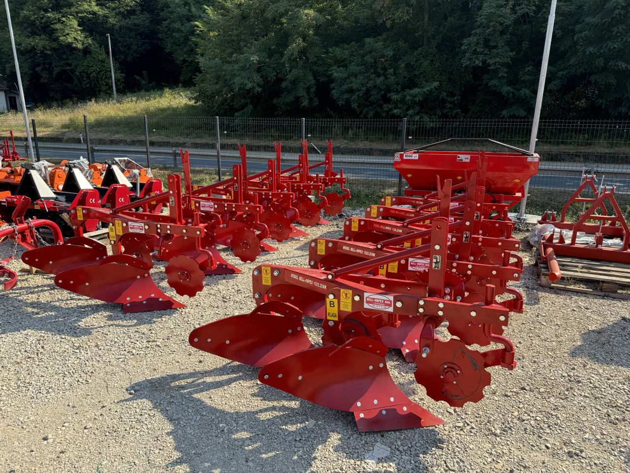 Traktor traktorski plugovi plug novo vise vrsta