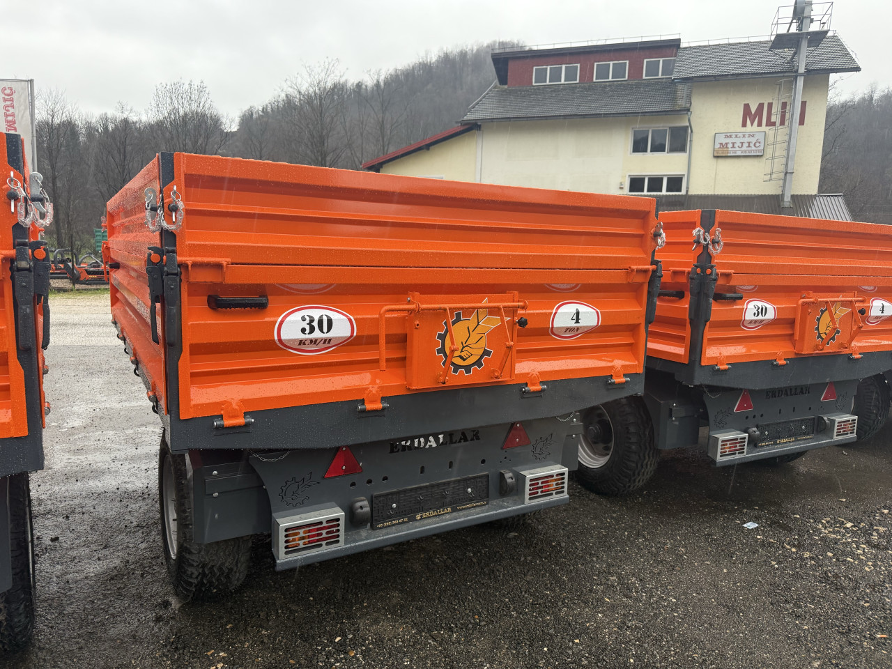 Traktor traktorska prikolica ERDALLAR 4T NOVO