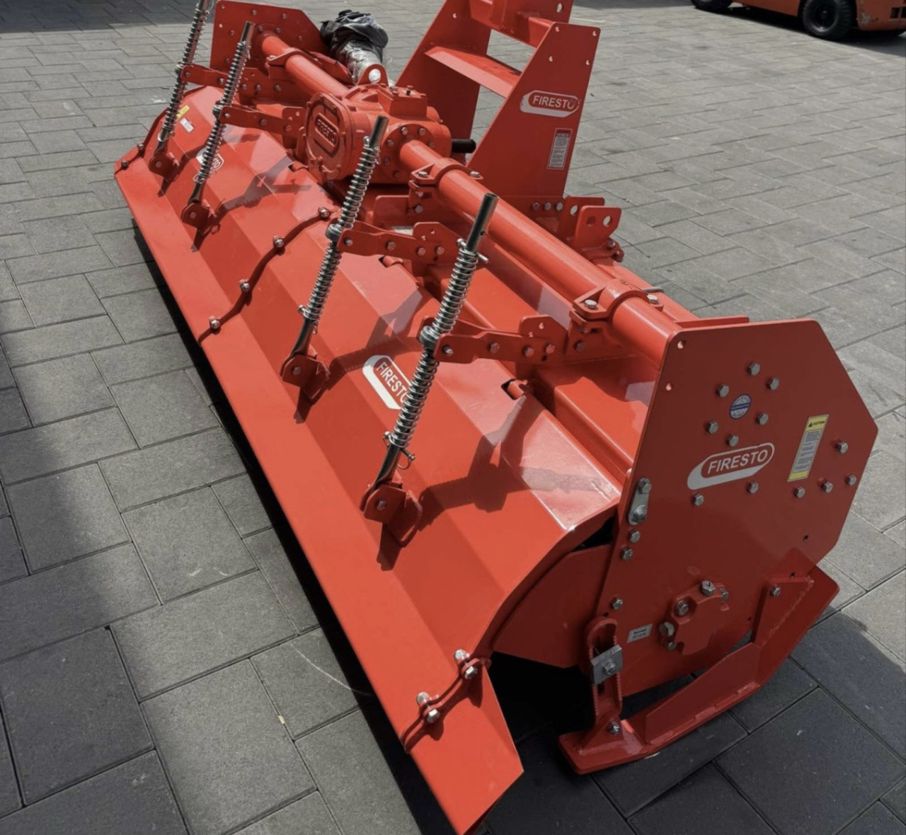 Traktor traktorska freza Firesto 225 245 265 Teška novo