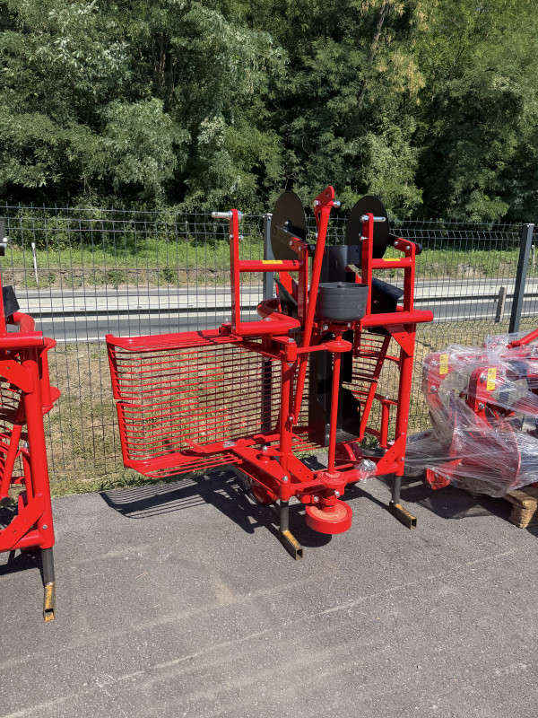 Traktor traktorska vadilica krompira Tehnos novo