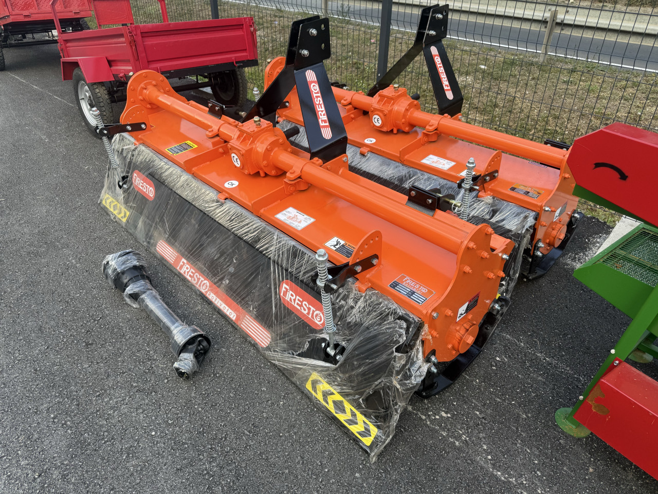 Traktor traktorska freza novo  185