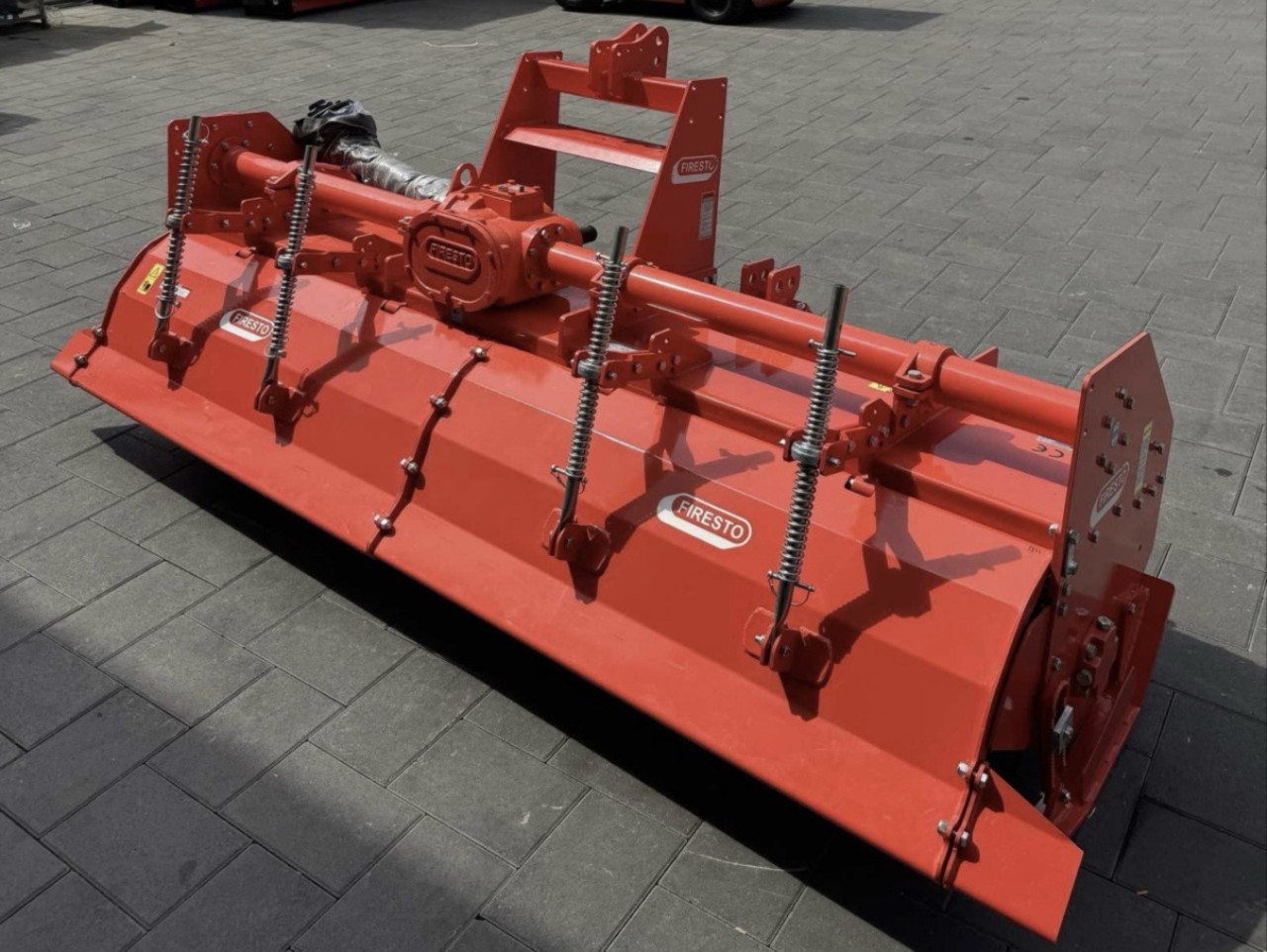 Traktor traktorska freza Firesto 225 245 265 Teška novo