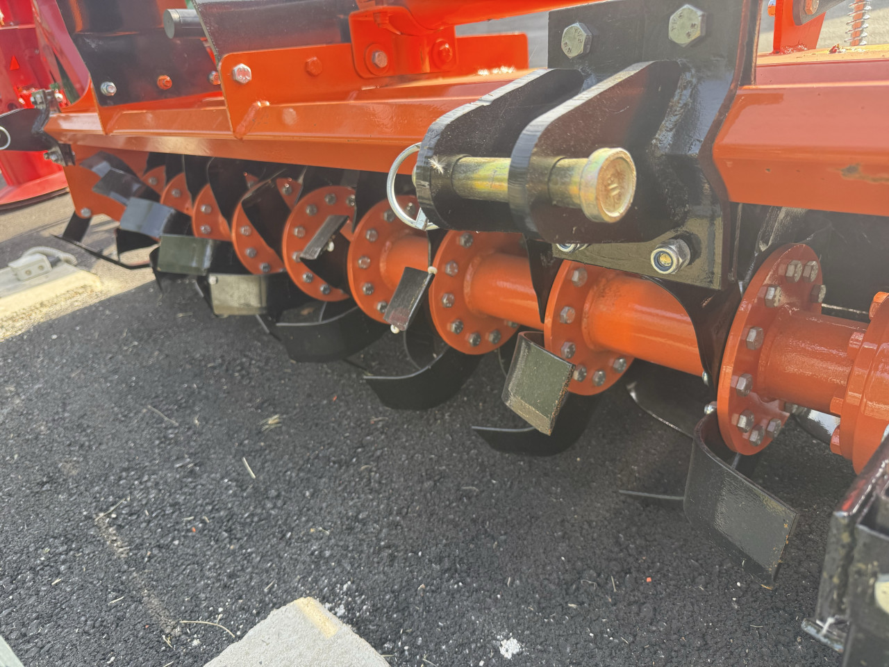 Traktor traktorska freza novo  185