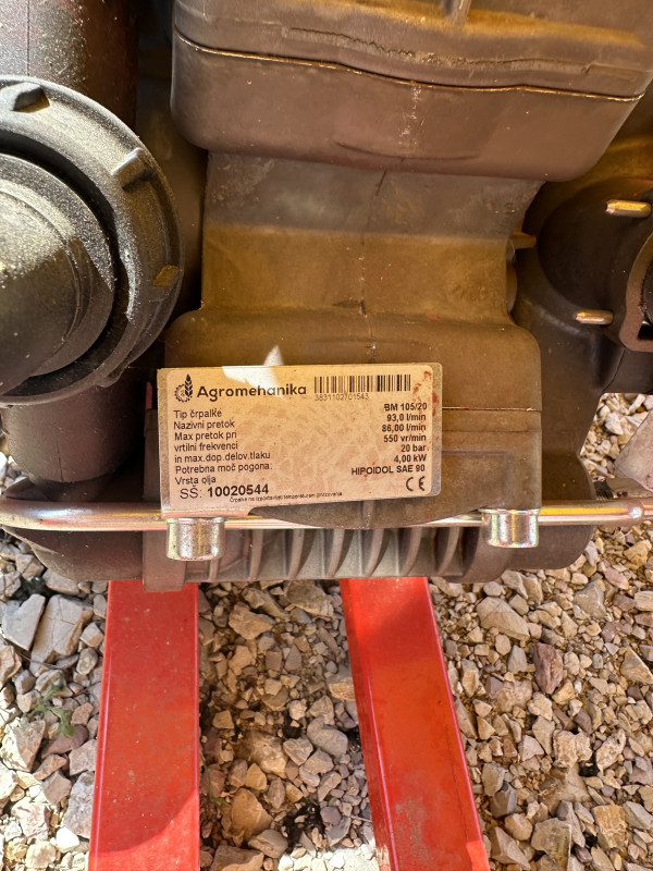 Traktor traktorska prskalica 660 l 10 m  Agromehanika