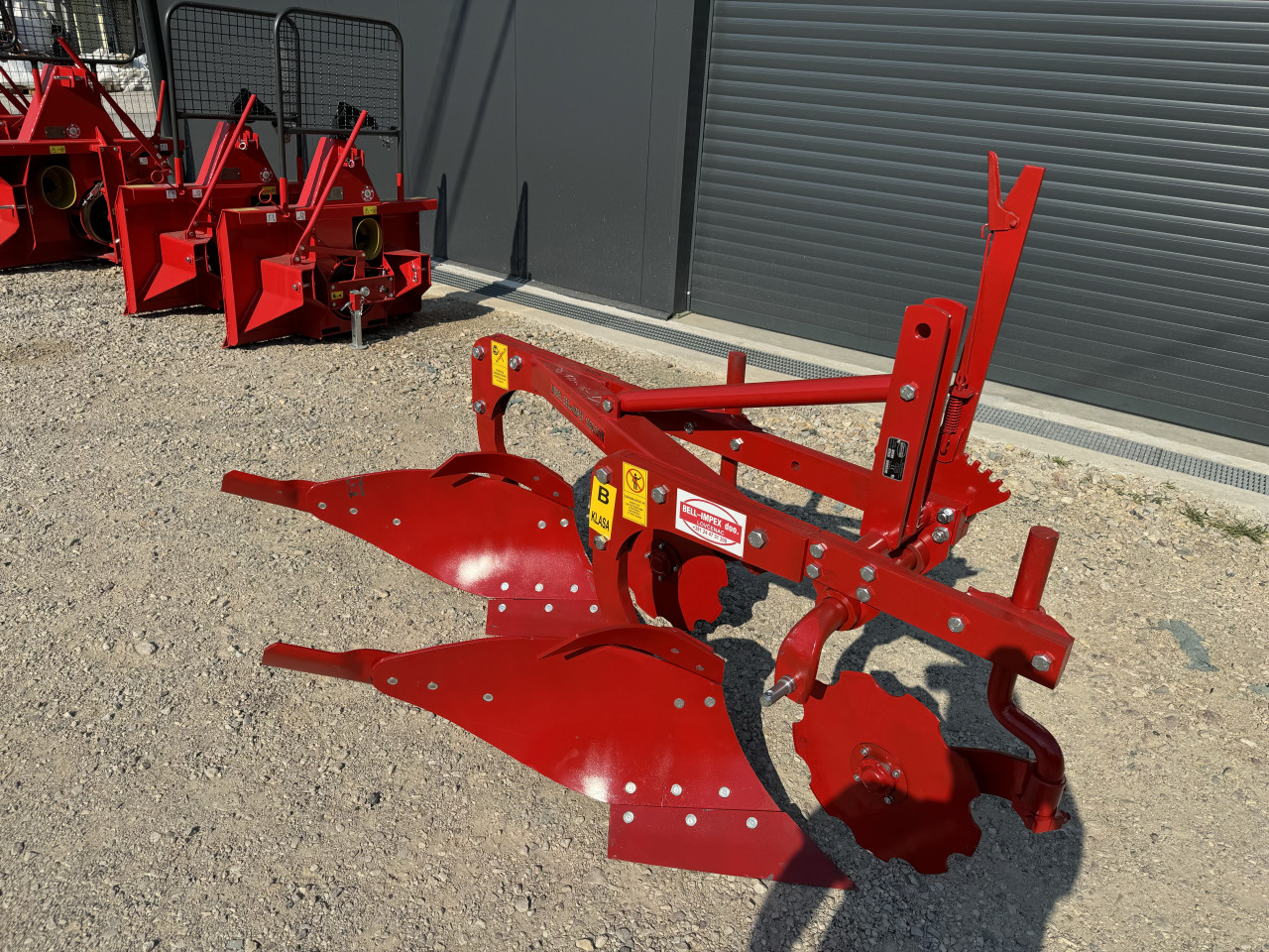 Traktor traktorski plugovi plug novo vise vrsta