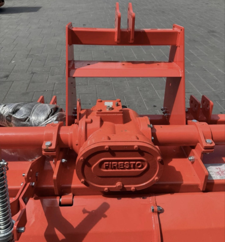 Traktor traktorska freza Firesto 225 245 265 Teška novo