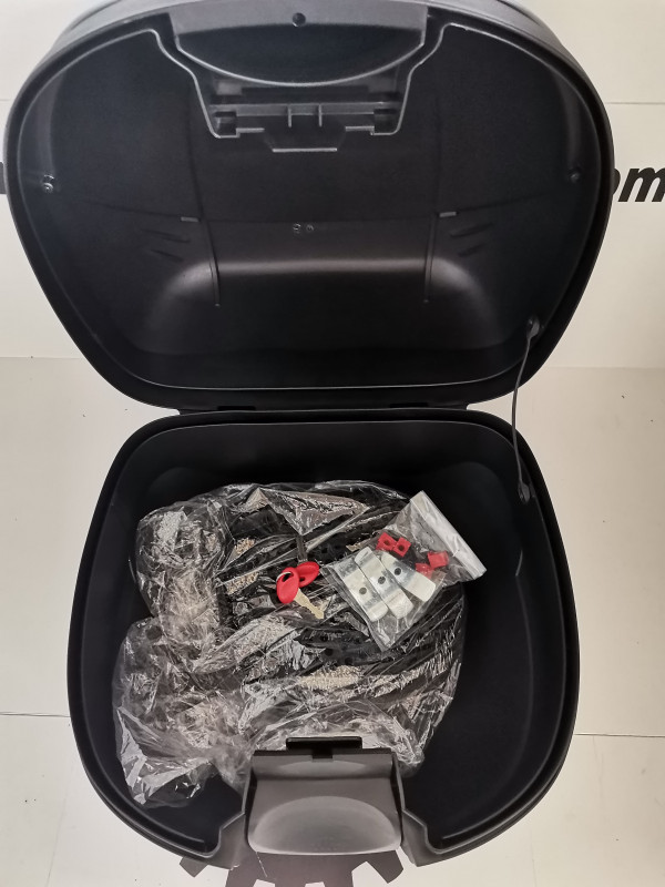 Kofer za motor shad 29
