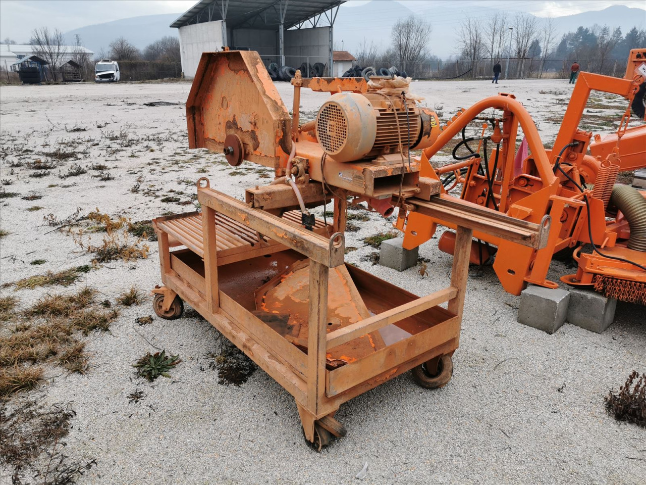 Golz  BS900 (337) - REZAČ KAMENA