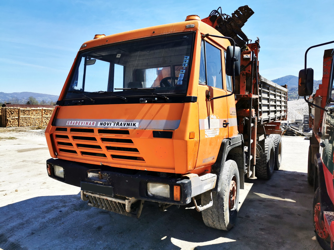 Steyr 32S42 (184) - KIPER 3 OSOVINE / KRAN