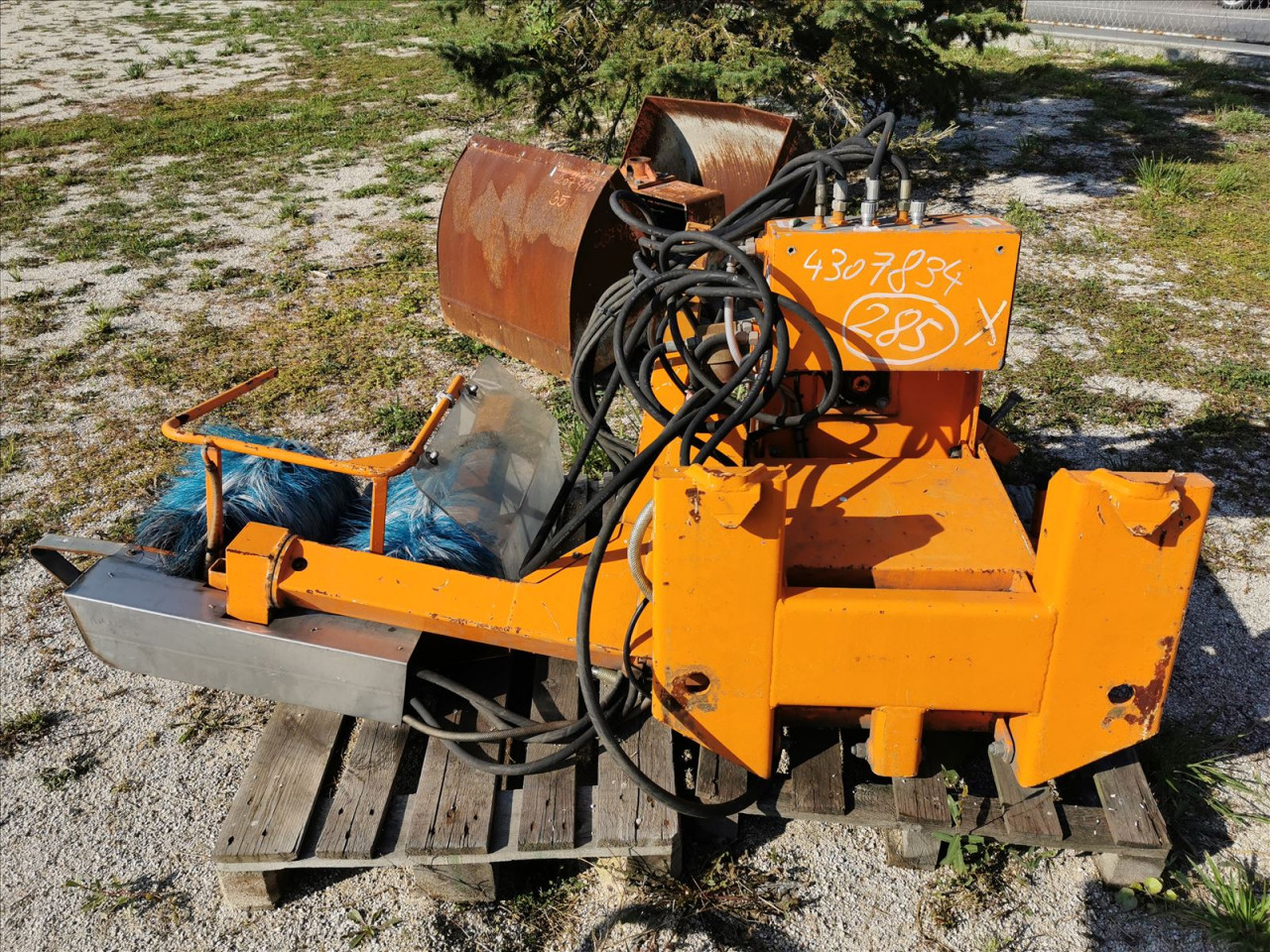 Pfau (228) - PERAČ DELINEATORA ZA UNIMOG
