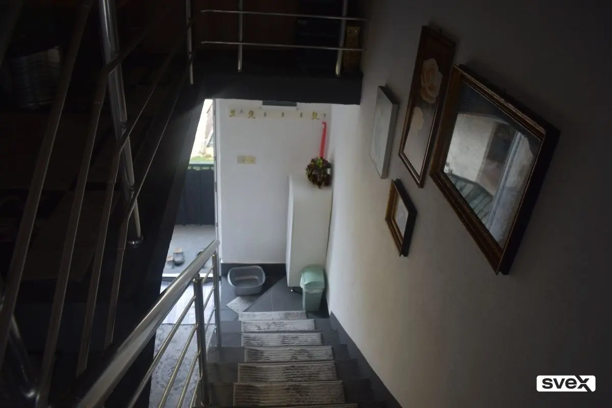 Kuća sa zemljištem u Donjoj Gračanici