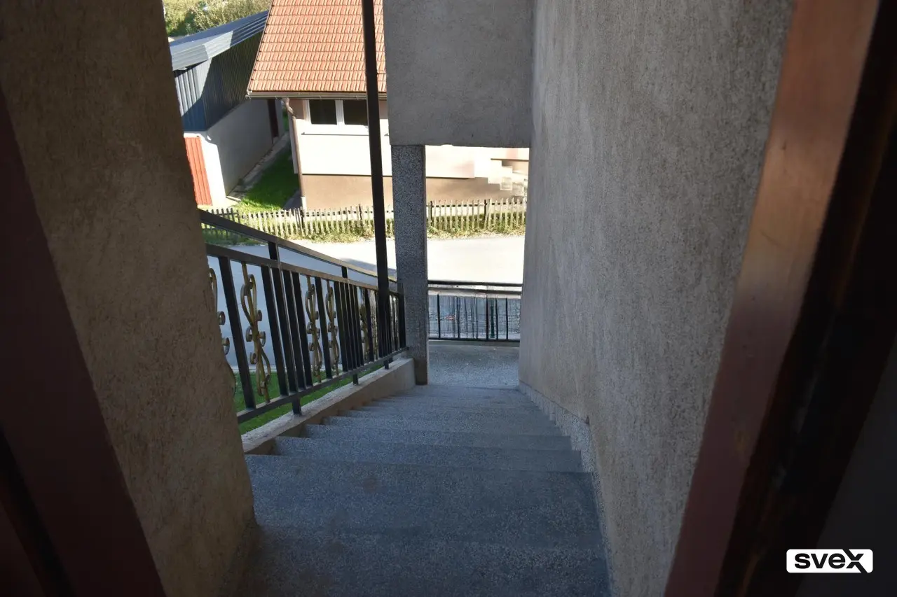 Kuća trospratnica u naselju Luke - Fojnica