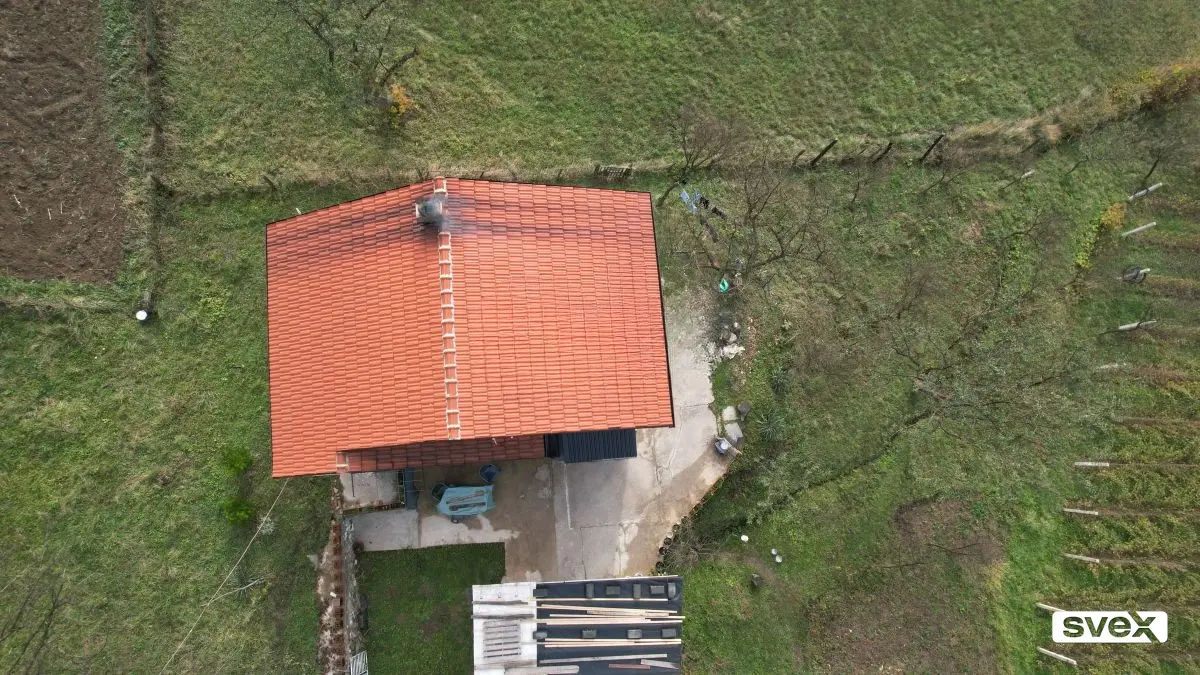 Kuća sa zemljištem u Donjoj Gračanici