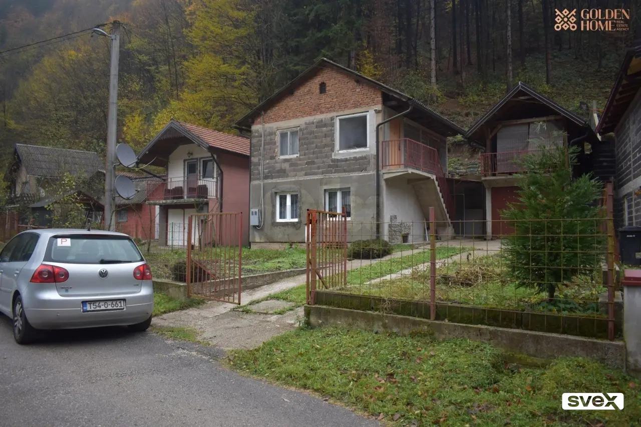 Vikendica i garaža u Sebujama, Zenica