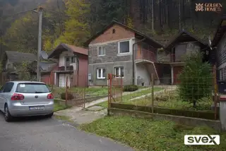 Vikendica i garaža u Sebujama, Zenica