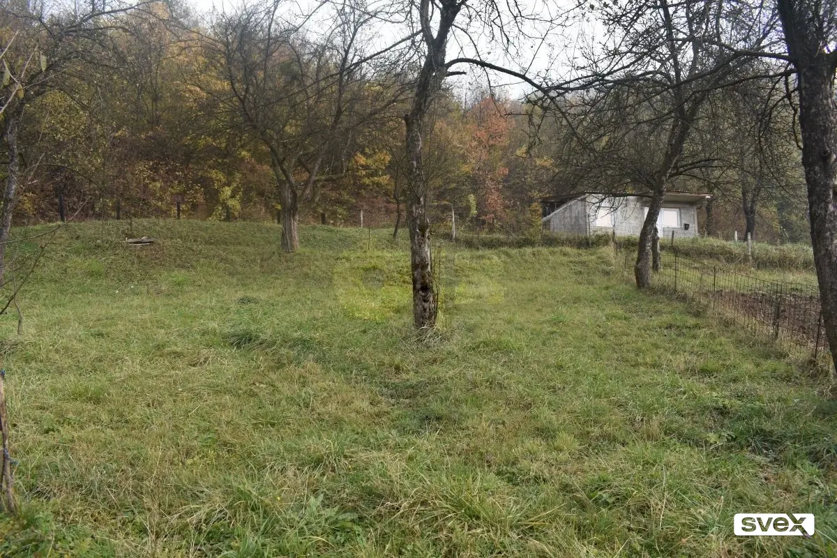 Kuća sa zemljištem u Donjoj Gračanici