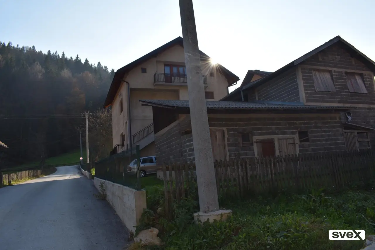 Kuća trospratnica u naselju Luke - Fojnica