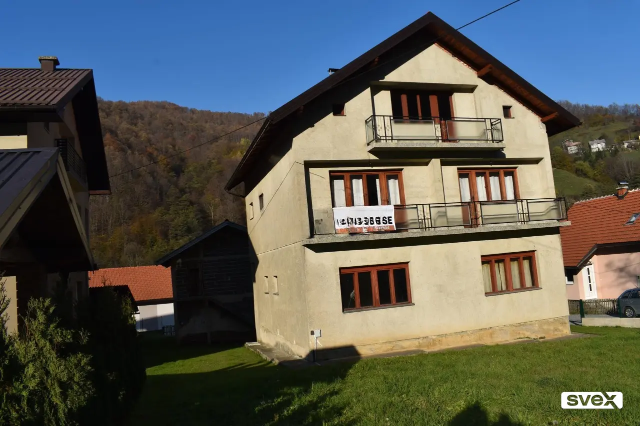Kuća trospratnica u naselju Luke - Fojnica
