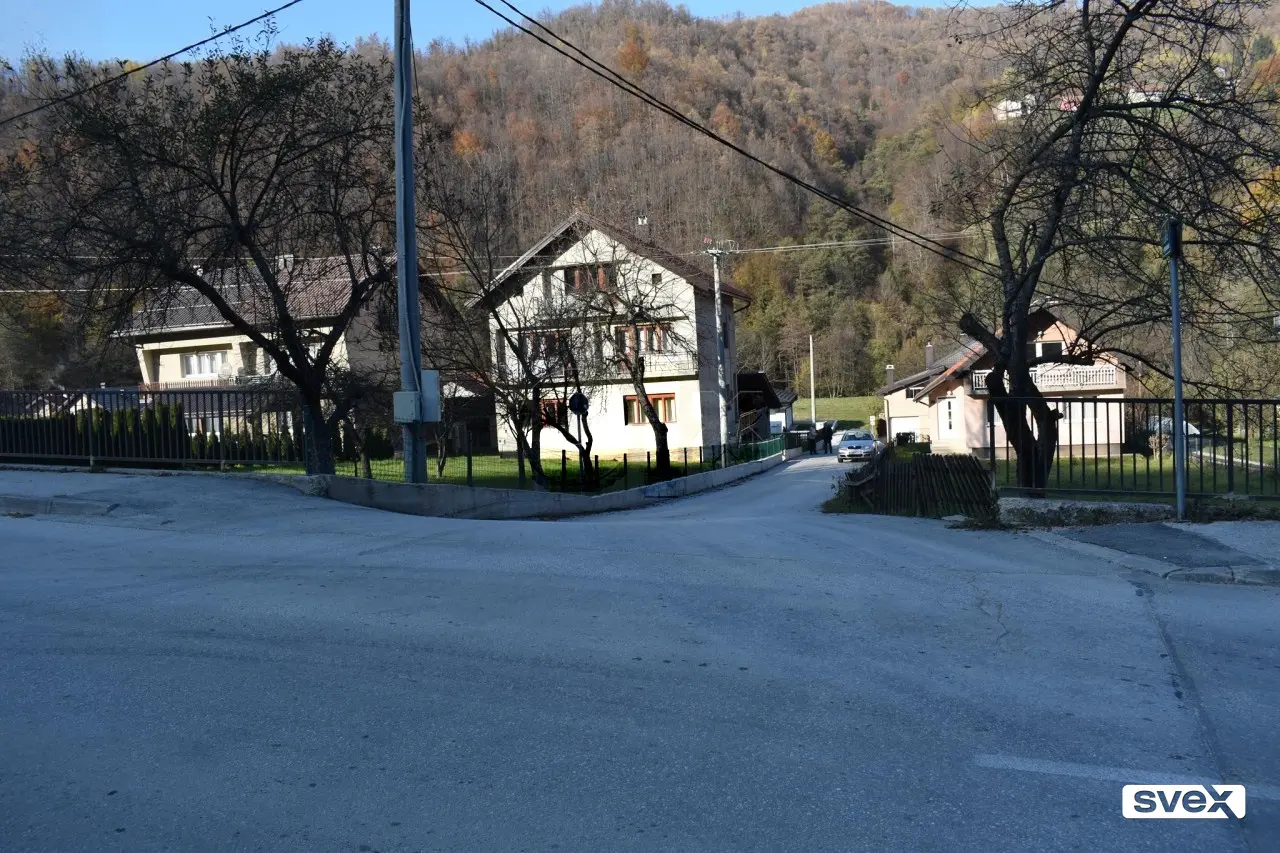 Kuća trospratnica u naselju Luke - Fojnica
