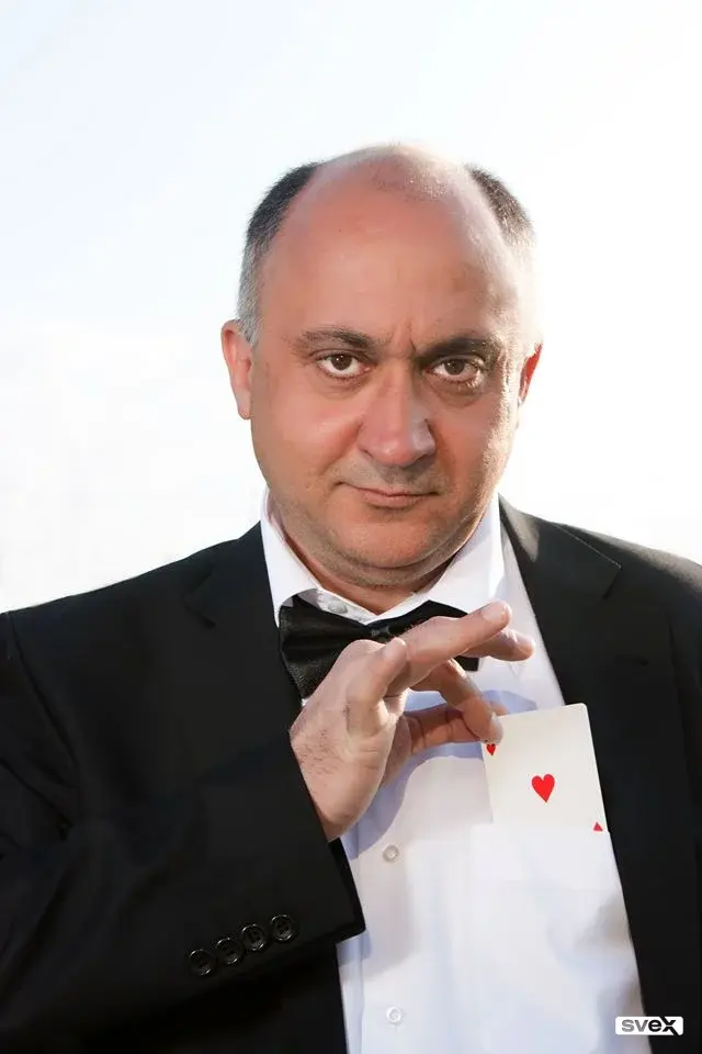 Mađioničarski trikovi sa kartama koji će vas oduševiti