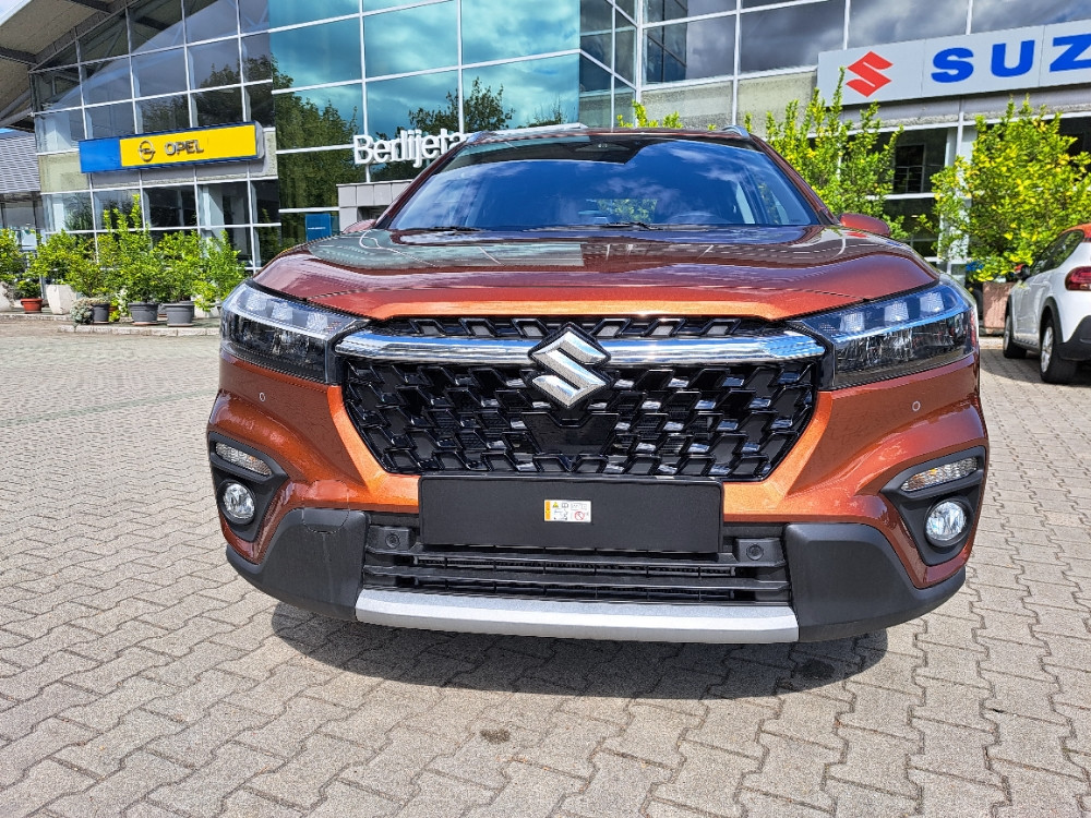 SUZUKI S-CROSS 1.4 (GL+,MT6)-AC BERLIJETA VISOKO