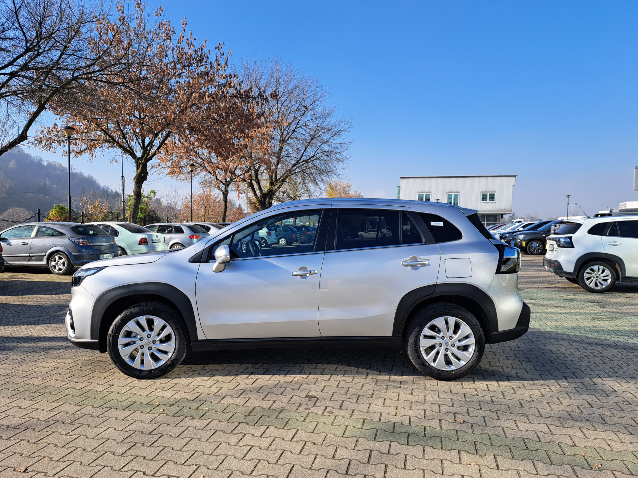 SUZUKI S-CROSS 4WD,AT-AC BERLIJETA VISOKO-032/731-580