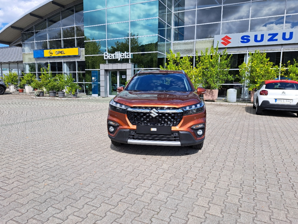 SUZUKI S-CROSS 1.4 (GL+,MT6)-AC BERLIJETA VISOKO