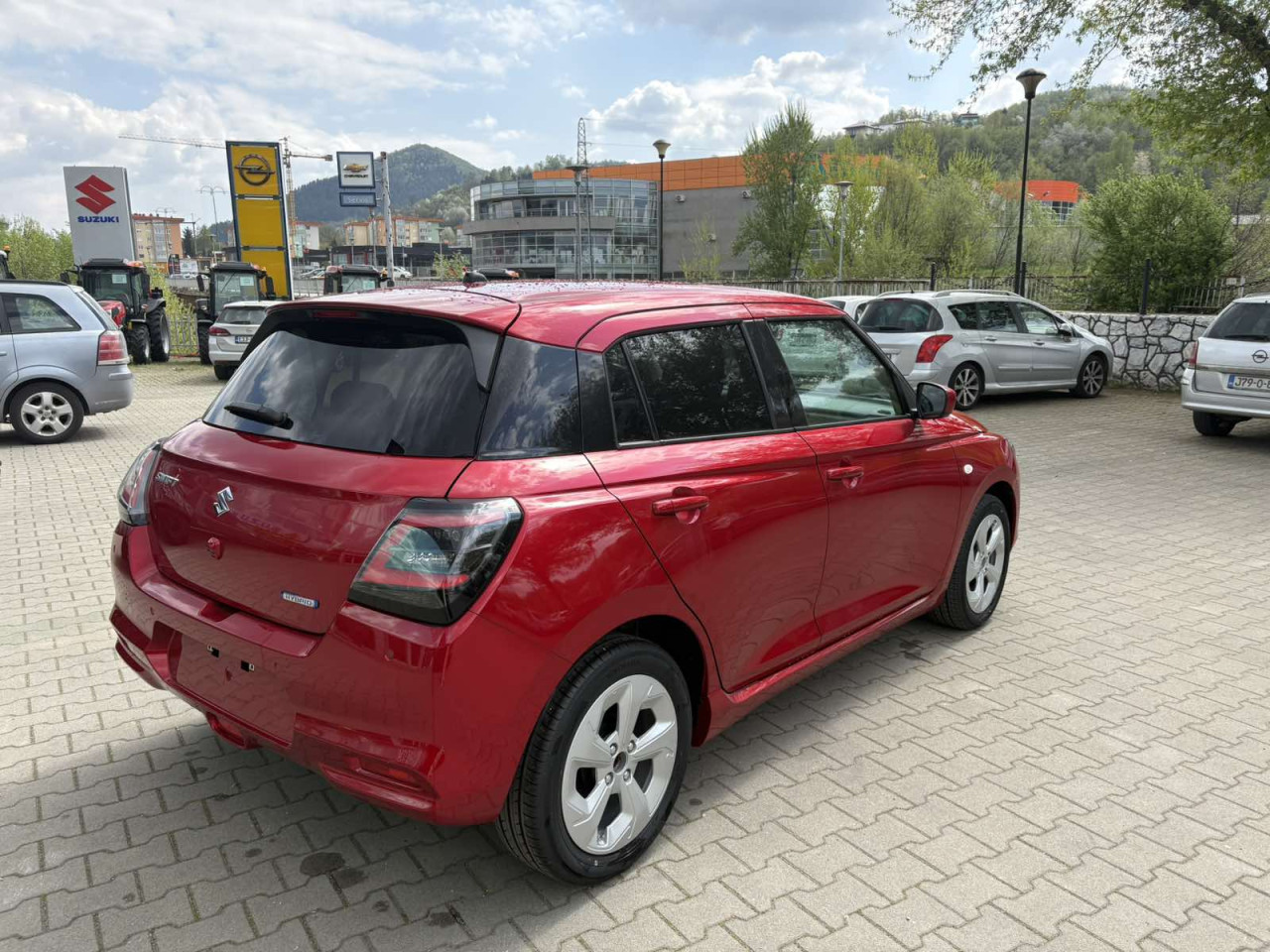 SUZUKI SWIFT-(GL+,MT)-AC BERLIJETA VISOKO-032/731-580