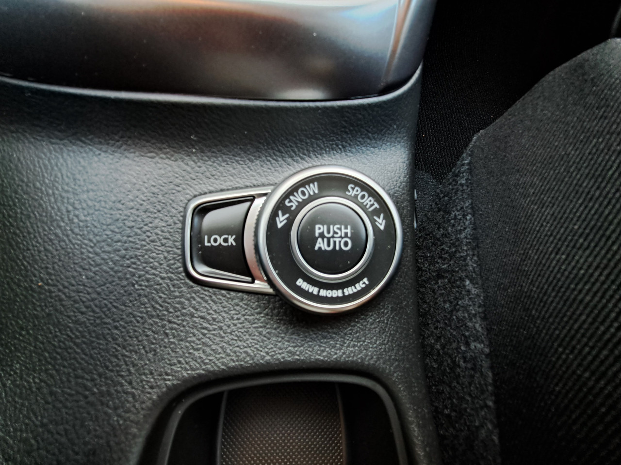 SUZUKI S-CROSS 4WD,AT-AC BERLIJETA VISOKO-032/731-580