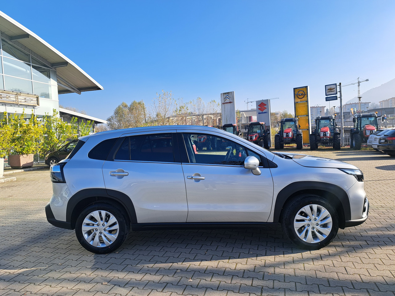 SUZUKI S-CROSS 4WD,AT-AC BERLIJETA VISOKO-032/731-580