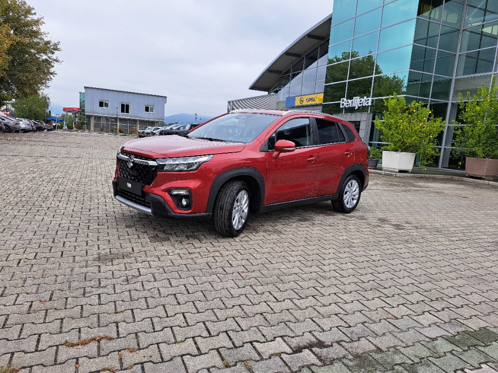 SUZUKI S-CROSS 1.4 (GL+,MT6)-AC BERLIJETA VISOKO