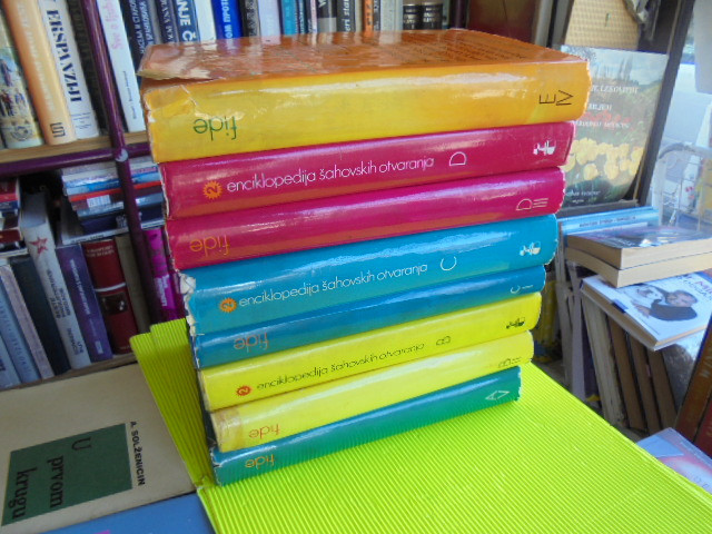 Enciklopedije šahovskih otvaranja 1-8