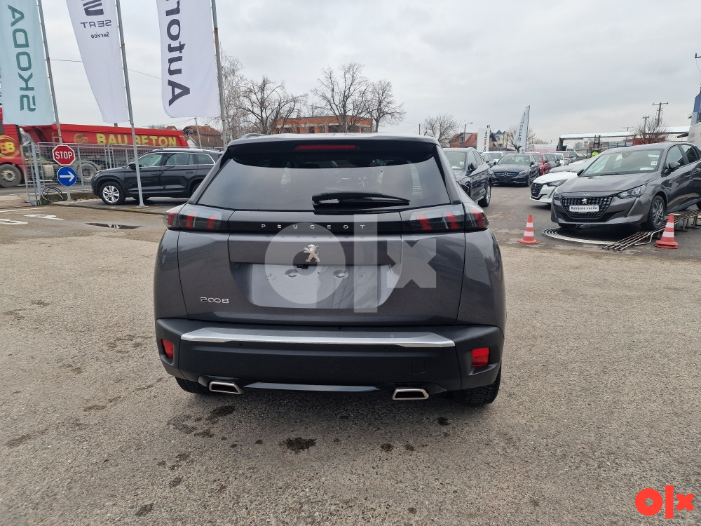 Peugeot 2008 1.2  Automatik Allure pack - Autorad doo