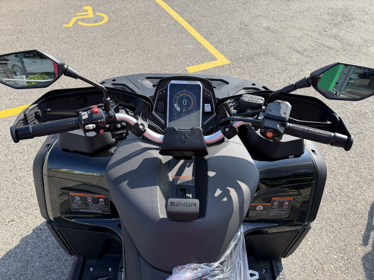 Benda REDSTONE 550 L R2 RD V TWIN  Autorad doo