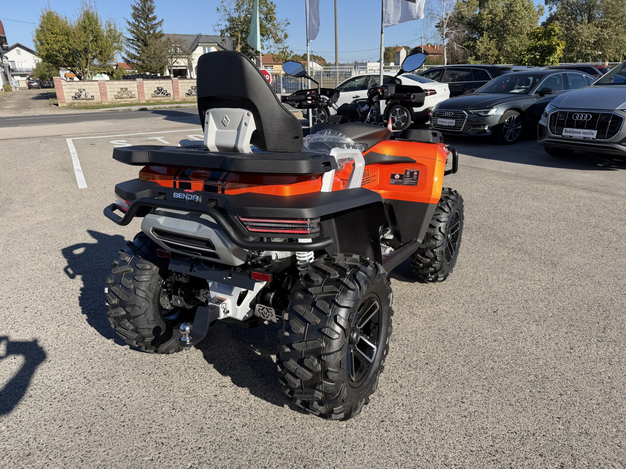 Benda REDSTONE 550 L R2 RD V TWIN  Autorad doo
