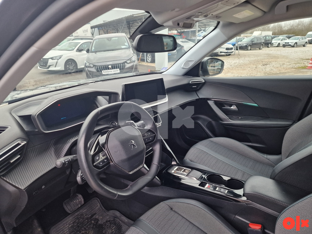 Peugeot 2008 1.2  Automatik Allure pack - Autorad doo