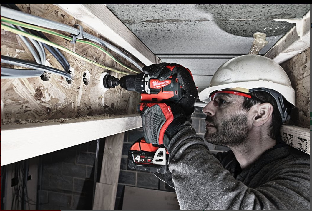Aku udarna bušilica Milwaukee M18 CBLPD-202C