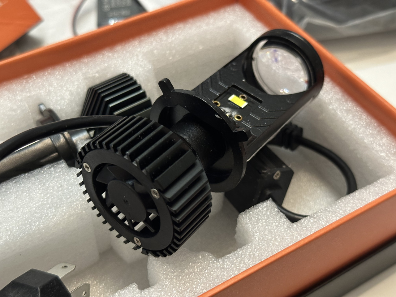 H4 H7 Led Sijalice sa socivom 12-24v Auto Kamion Novi Model