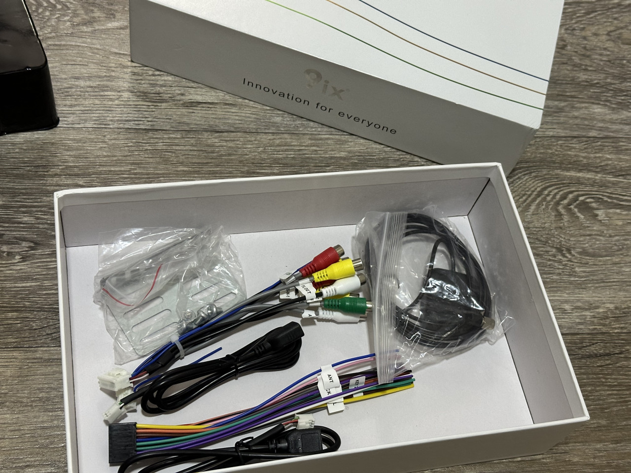 Android Multimedija 9 incha 2+32GB Univerzalna AUX USB BLUETOOTH