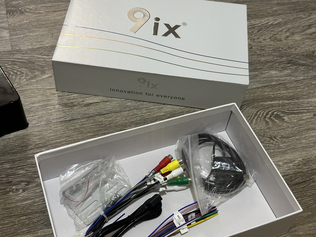 Android Multimedija 9 incha 2+32GB Univerzalna AUX USB BLUETOOTH