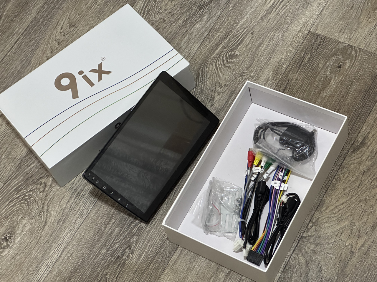 Android Multimedija 9 incha 2+32GB Univerzalna AUX USB BLUETOOTH