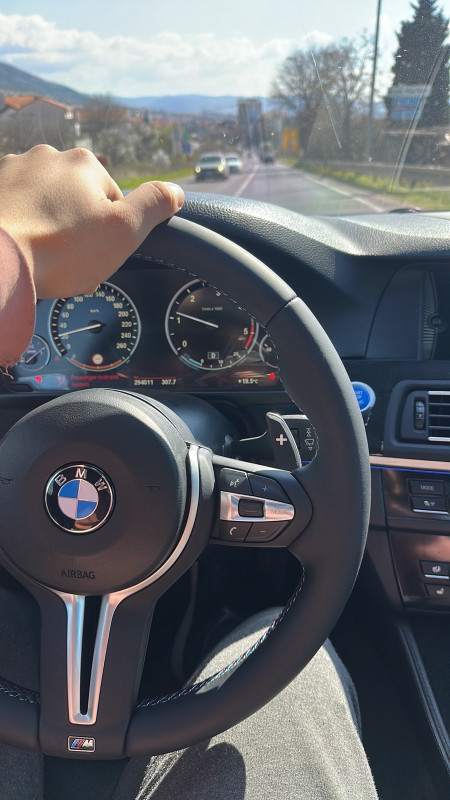Volan BMW M sa airbag F1 saltanje F10 F15 F30 G30 F31 F11
