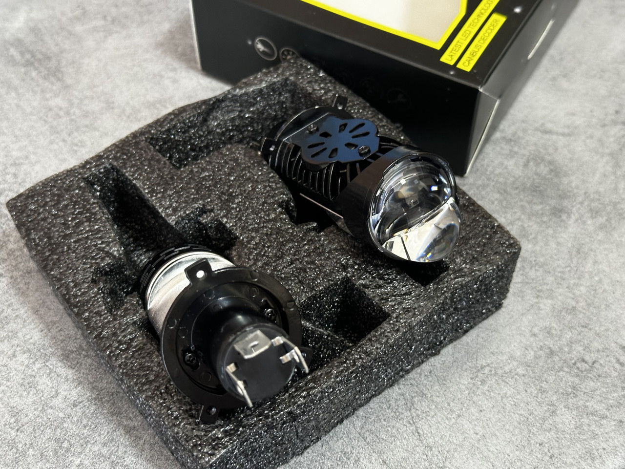 LED Sijalice H4 ubodne sa socivom led skuter motor auto 50w