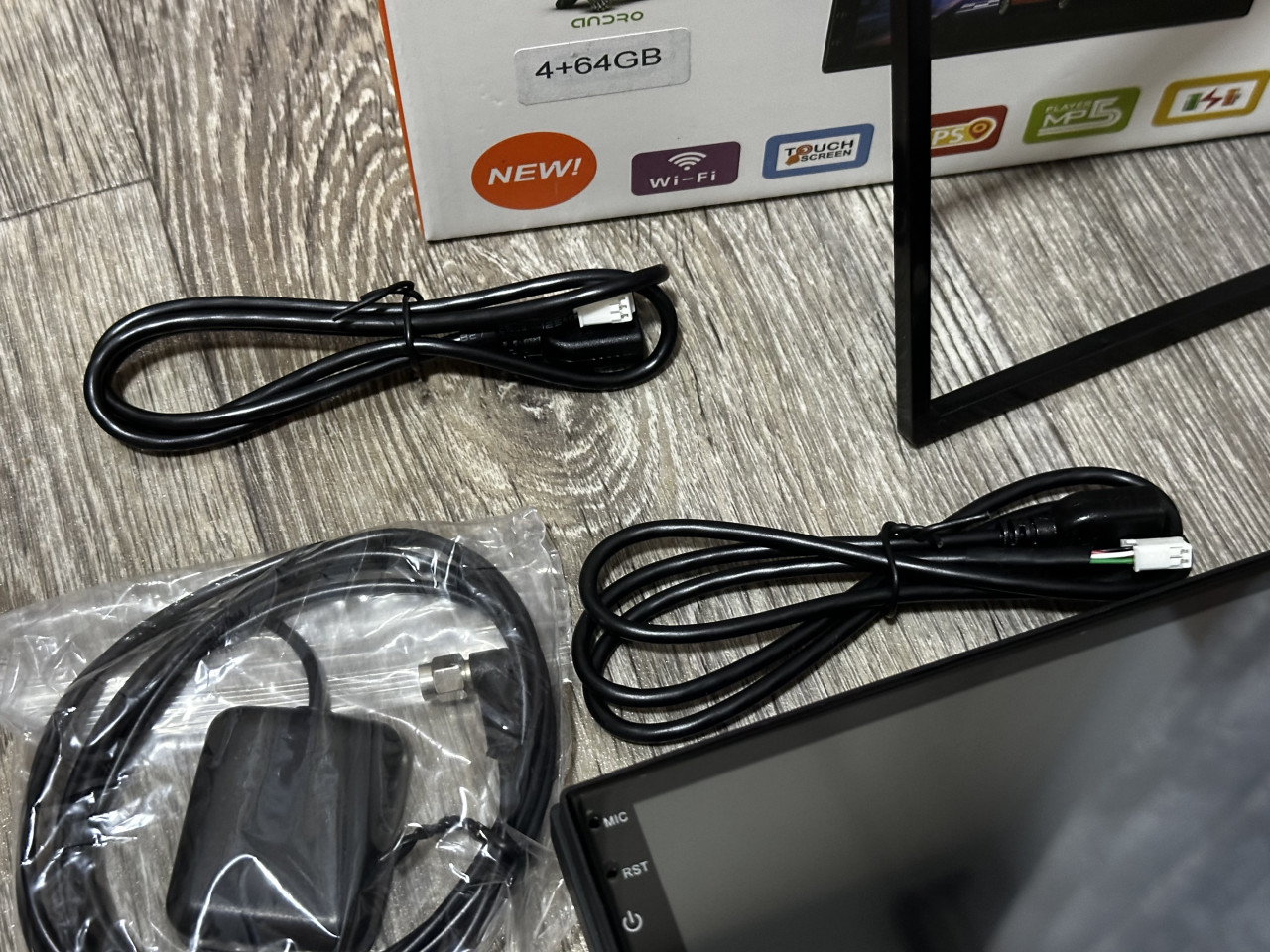 Radio Navigacija Multimedija 4+64GB 2DIN + blenda Android
