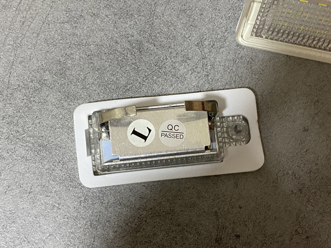 Audi A3 A6 Sijalice Tablice LED Kuciste A3 A4 A5 A6 Kucista