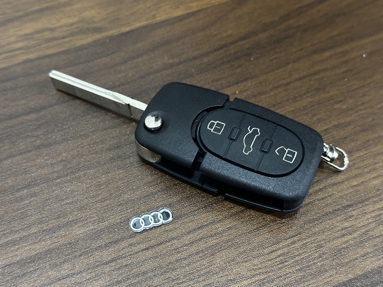 Oklop za kljuc Audi 3 tipke Audi oklop maska kljuca kljucevi
