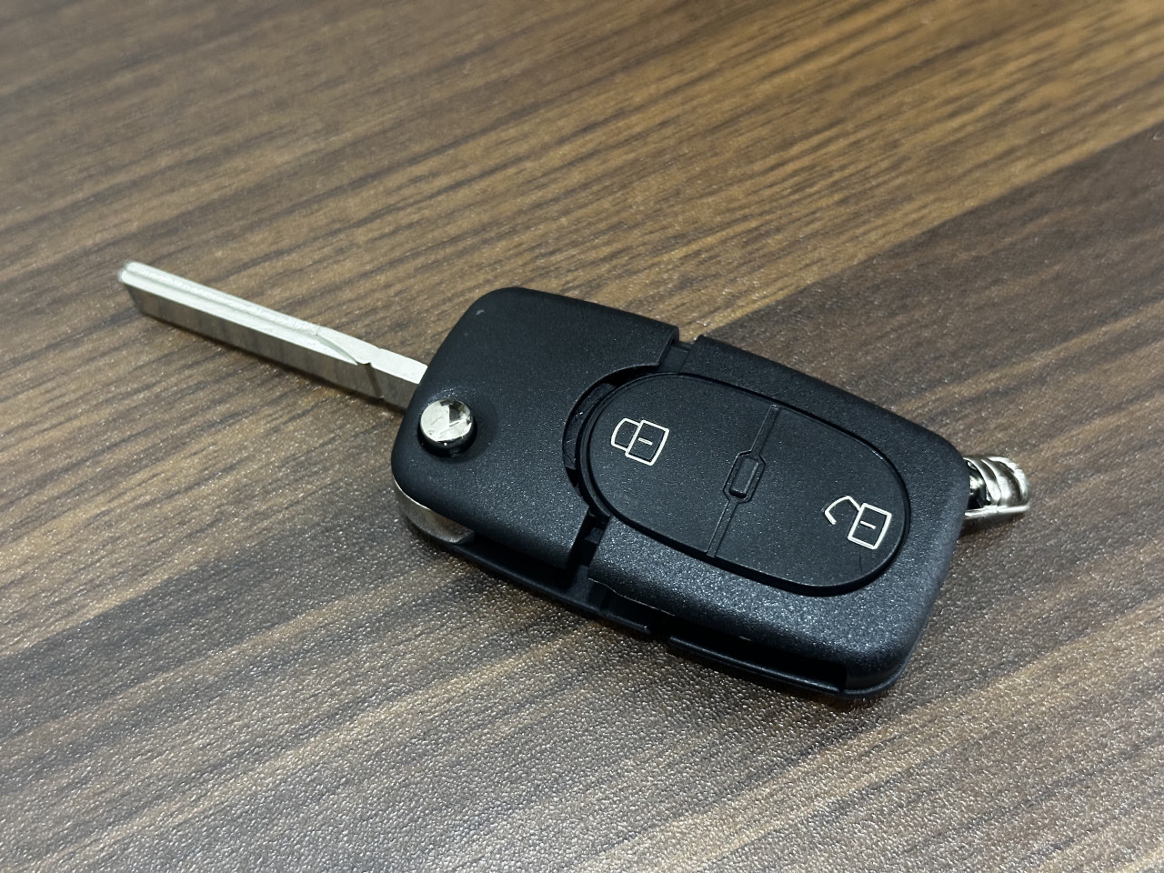Oklop za kljuc Audi 2 tipke oklop kljuceva maska pvc