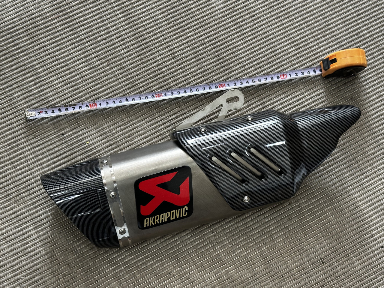 Akrapovic Auspuh Carbon 46CM + redukcija