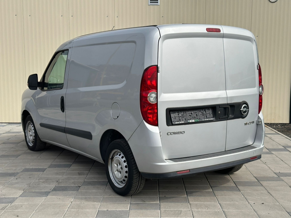 Opel Combo 1.6 Dizel 2017 god